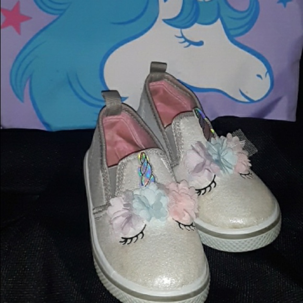 🦄 UNICORN Sneakes - Picture 2 of 7
